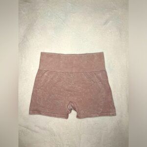 PINK Seamless High waisted Workout Shortie in light pink